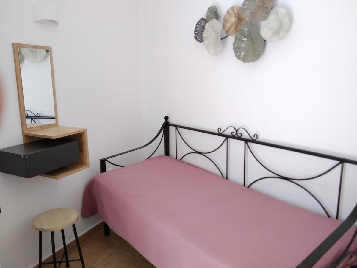 Celeste Apartments Ornos  Ngoại thất bức ảnh
