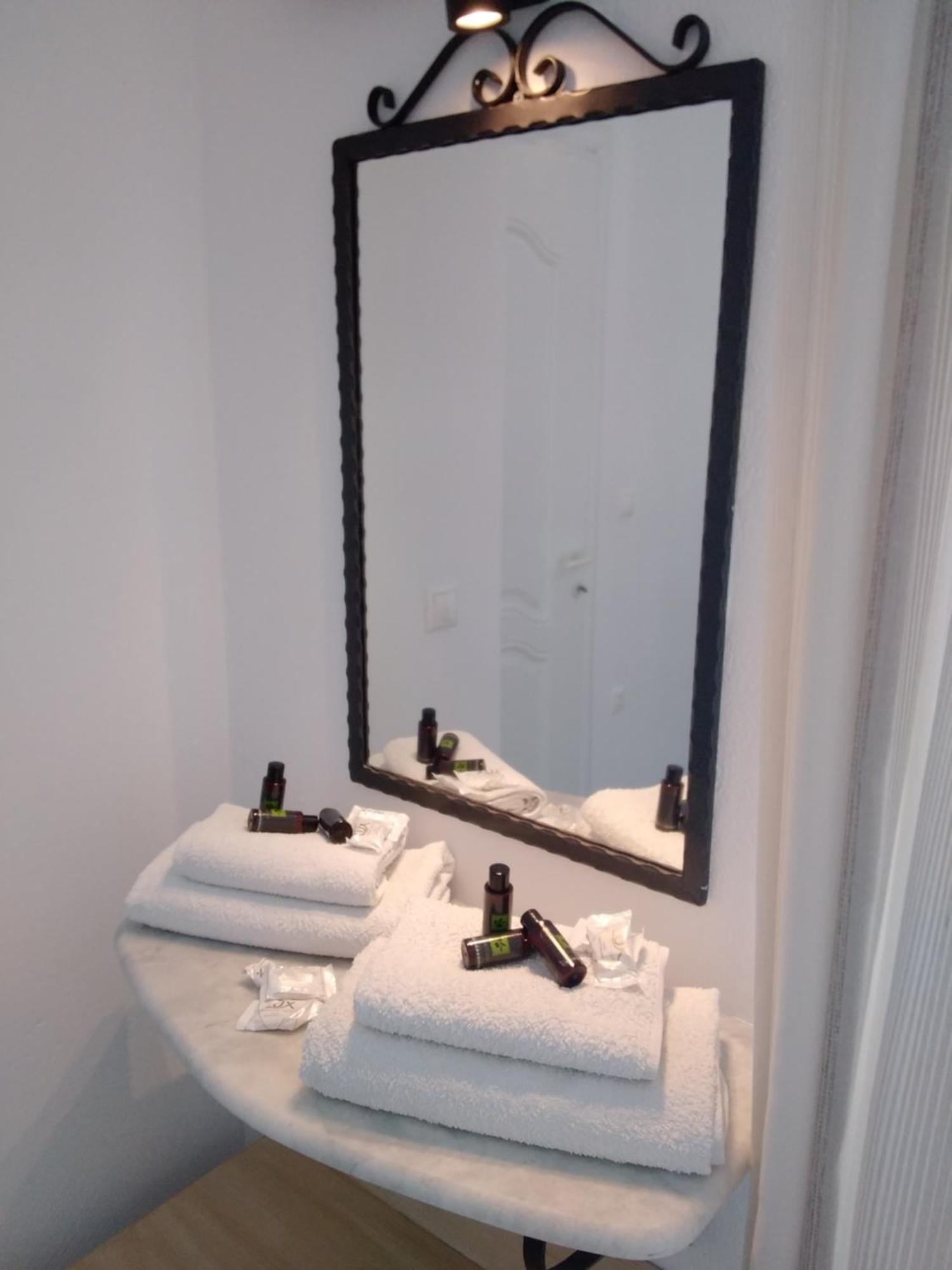 Celeste Apartments Ornos  Ngoại thất bức ảnh