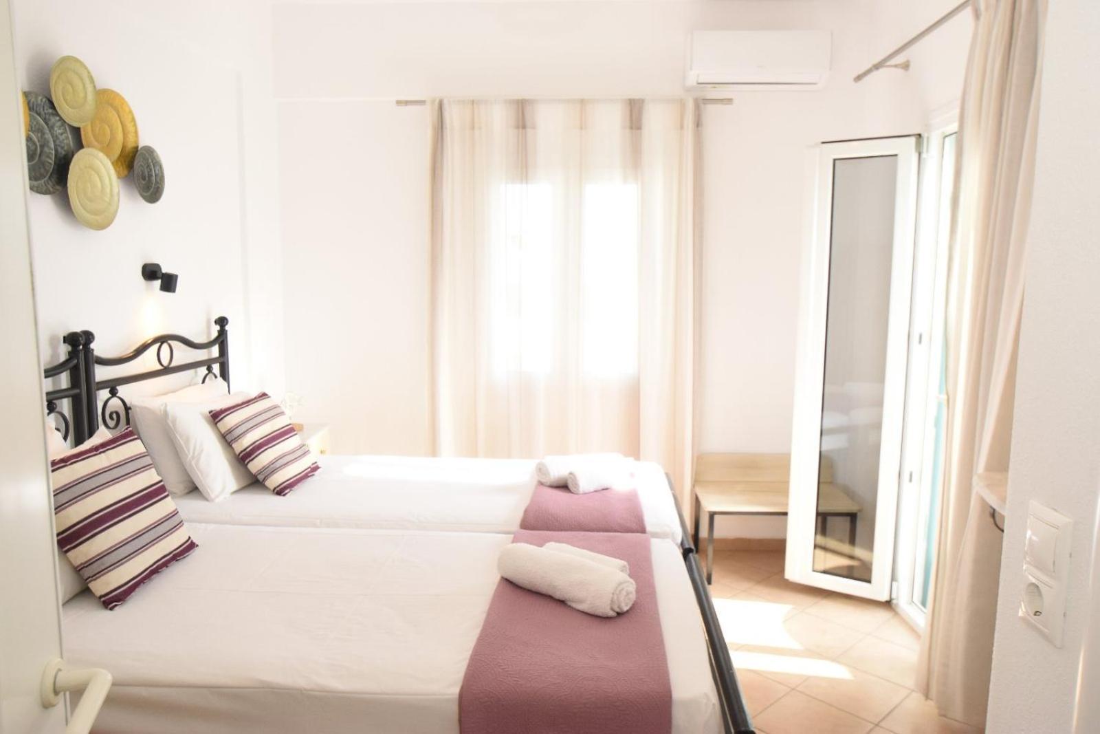 Celeste Apartments Ornos  Ngoại thất bức ảnh