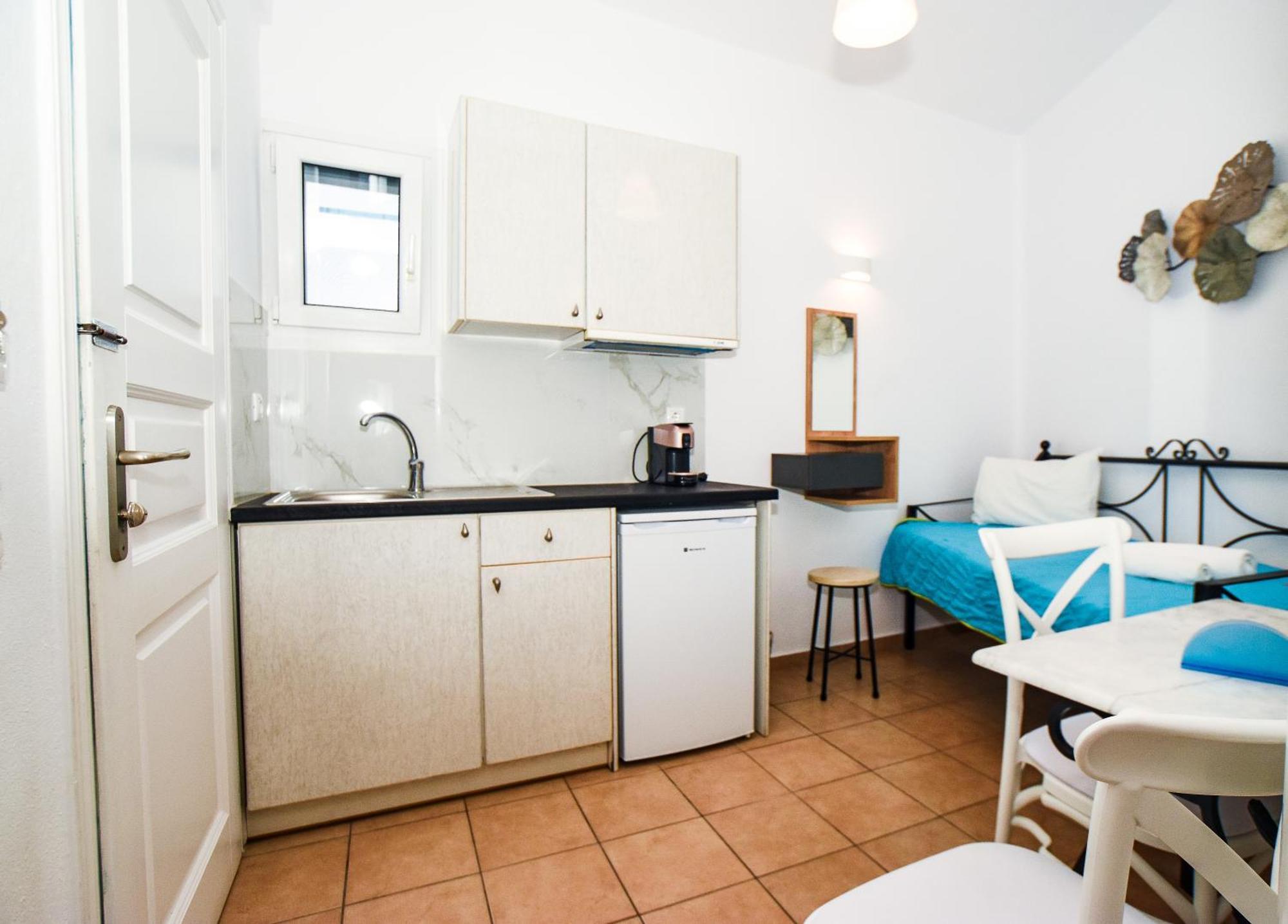 Celeste Apartments Ornos  Ngoại thất bức ảnh
