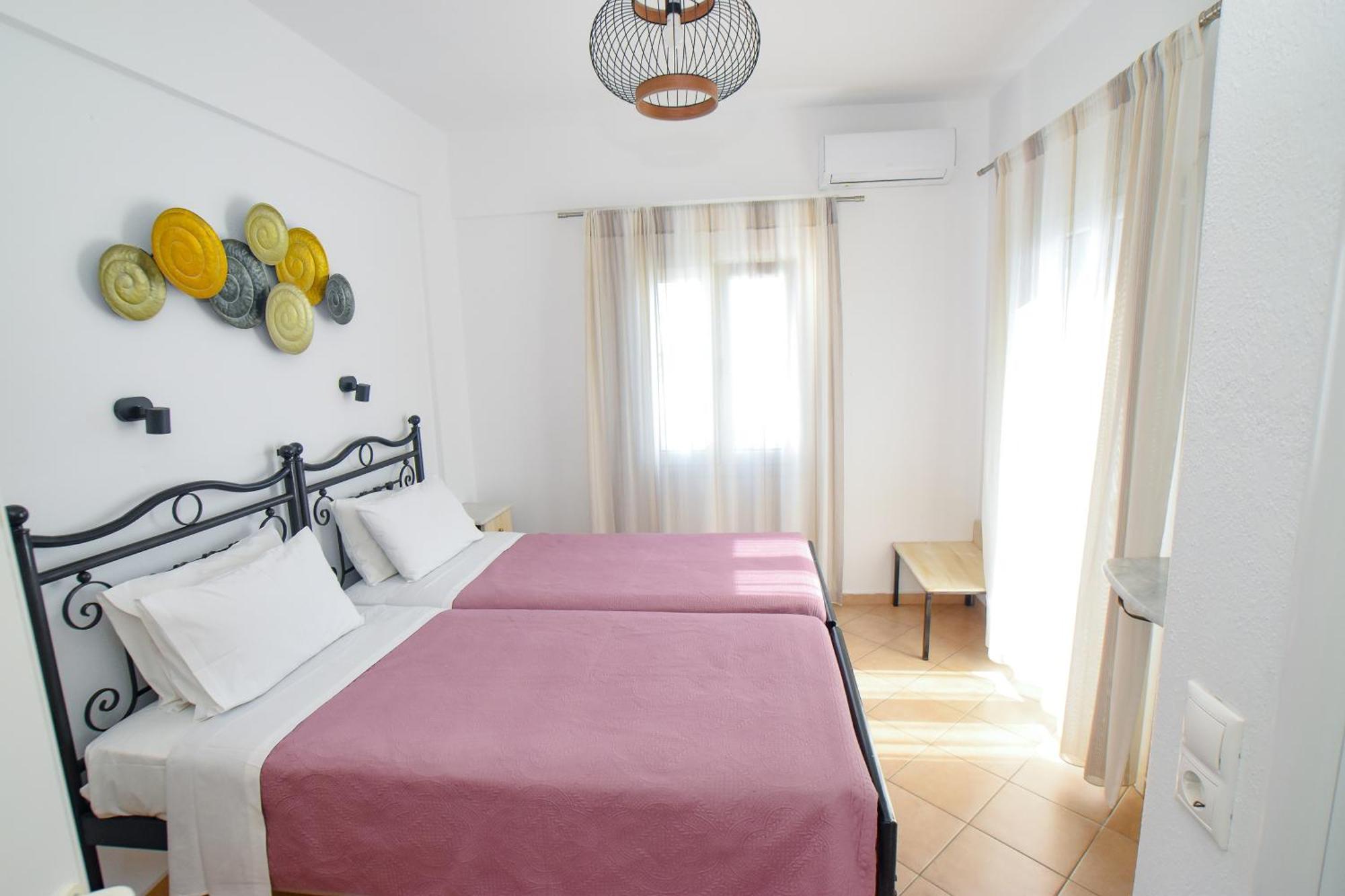 Celeste Apartments Ornos  Ngoại thất bức ảnh